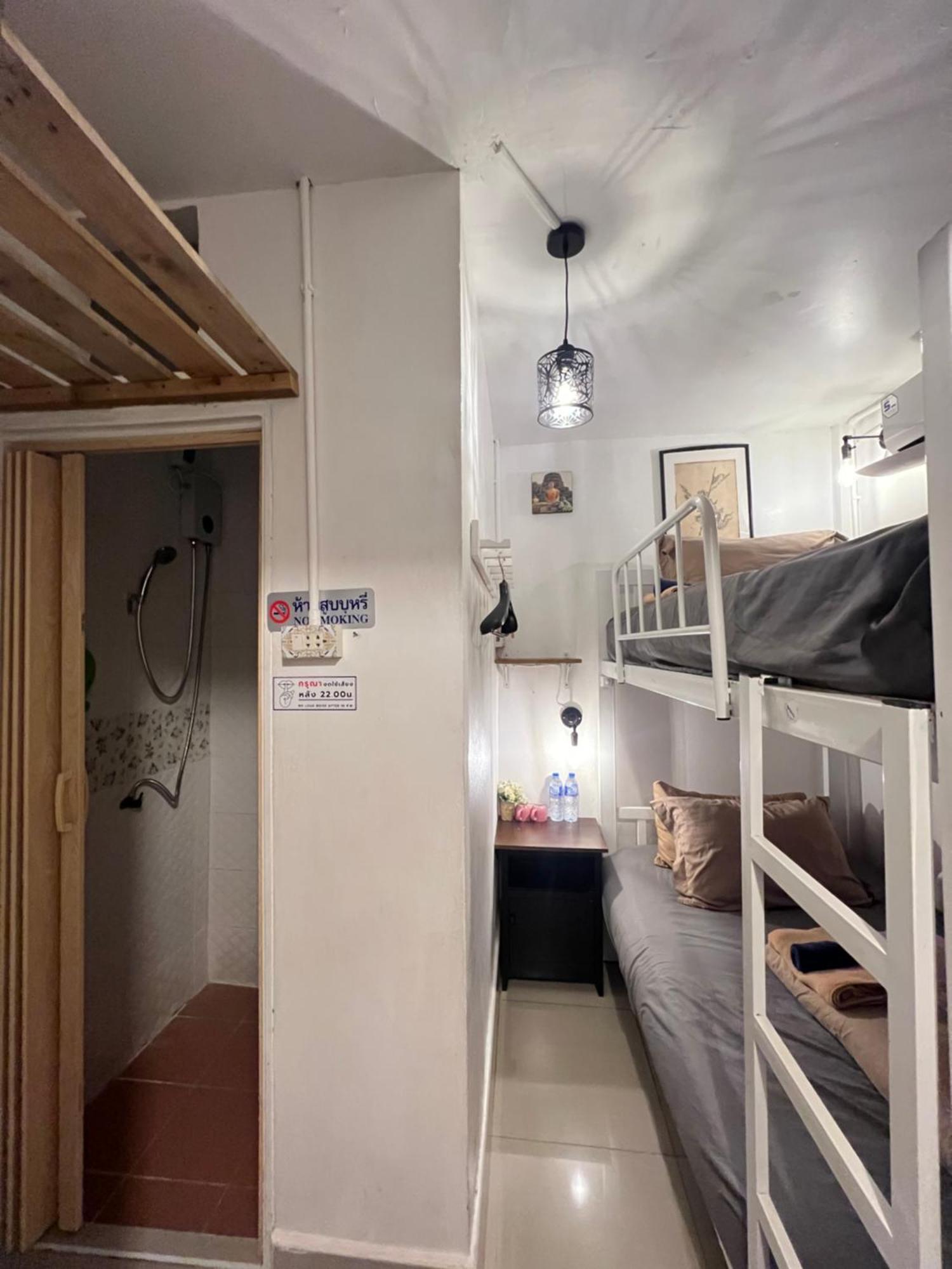 Zweibettzimmer mit Bad
